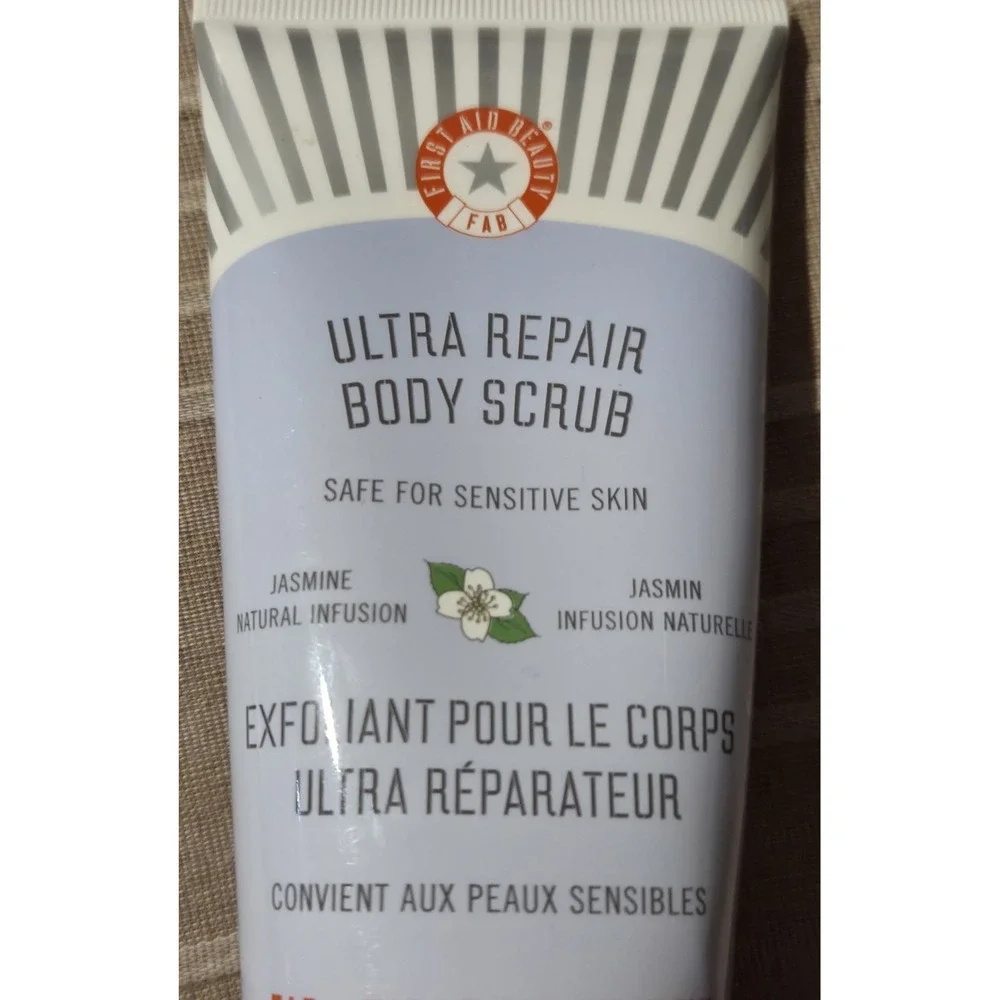 First Aid Beauty Ultra Repair Scub Jasmine Natural‎ Infusion Sensitive Skin Safe